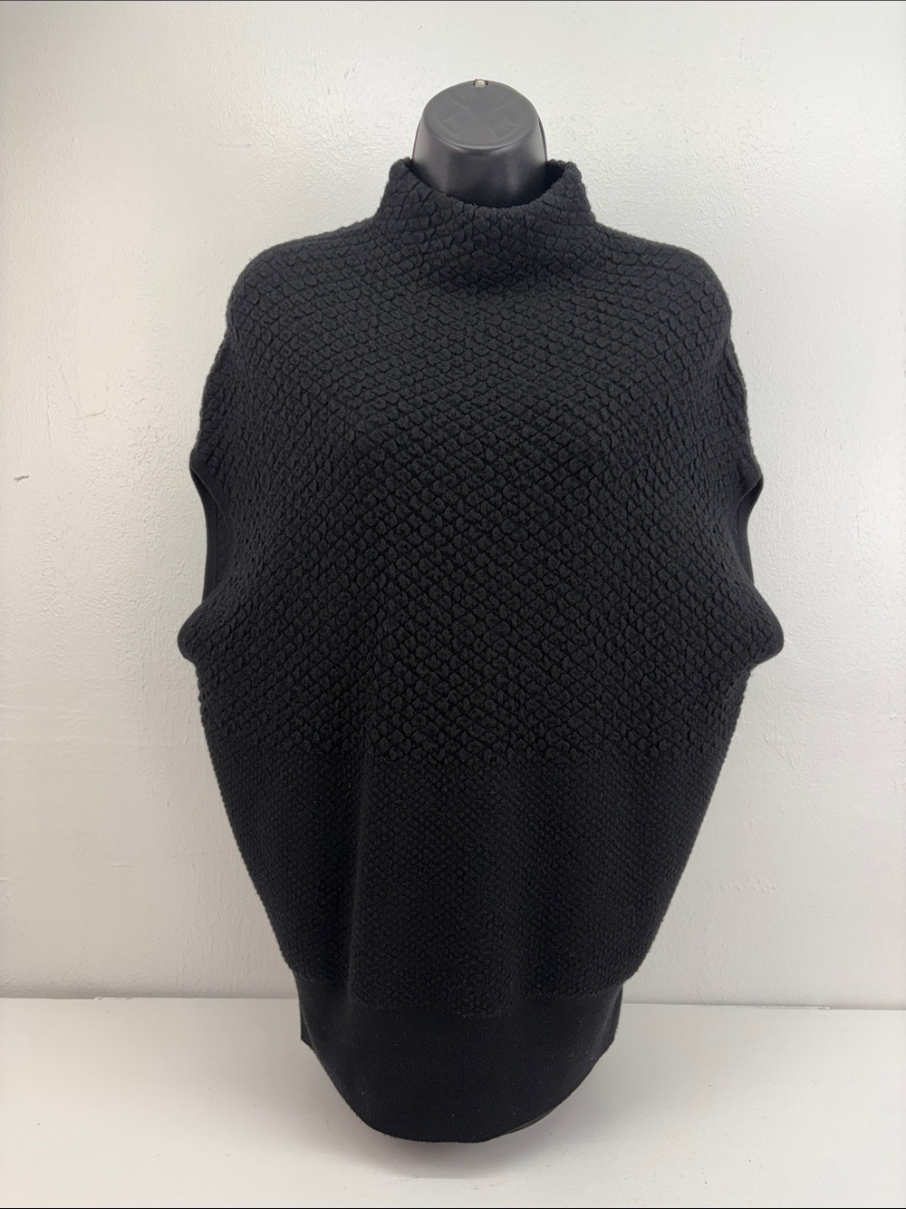 Club Monaco Sweater XS Black
